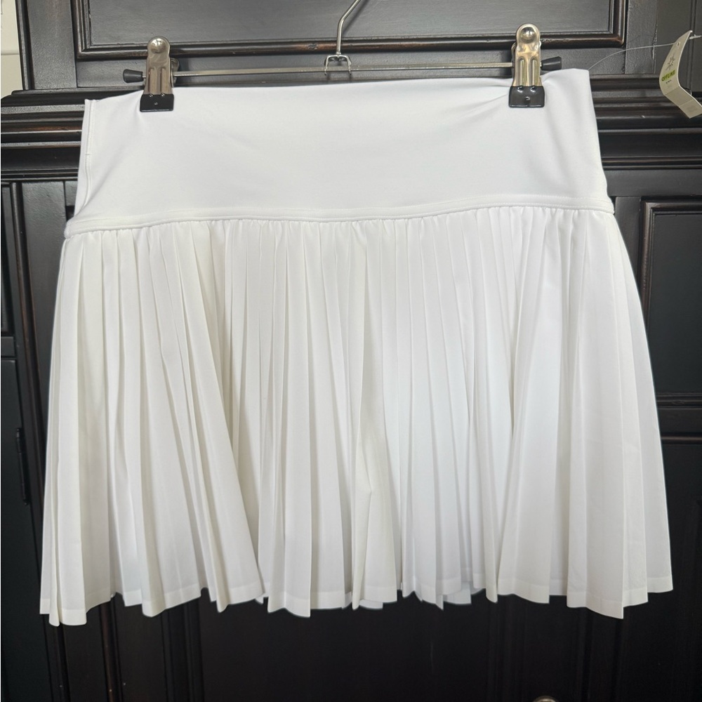 Offline Aerie pleated skort sz M 
NWT